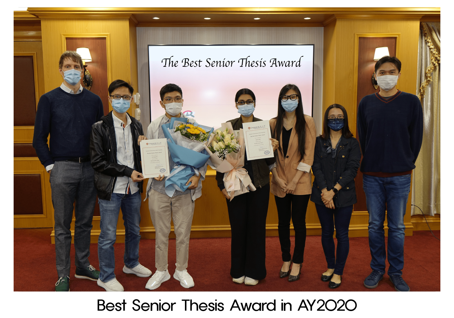 Group photo of the Best Senior Thesis Award in AY2020